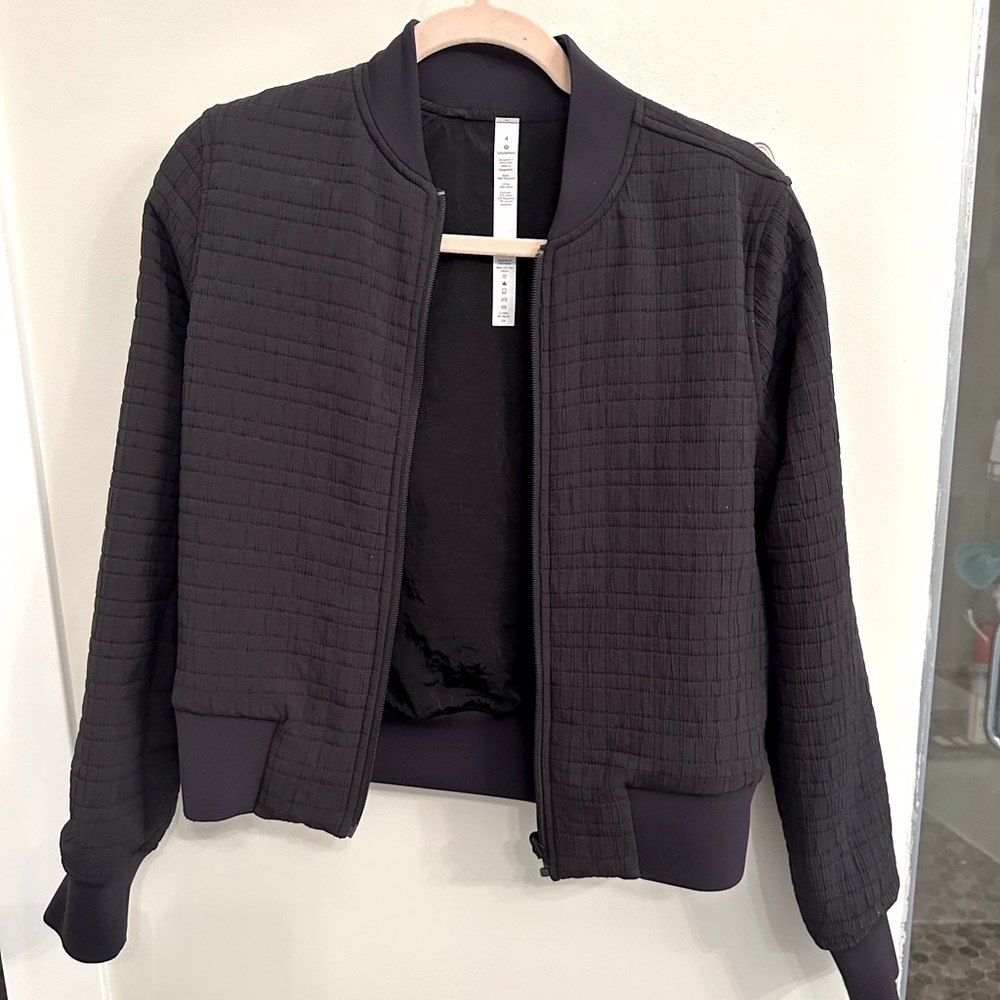 Lululemon black bomber jacket
